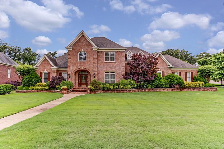 1st image of 2431 Lennox Dr