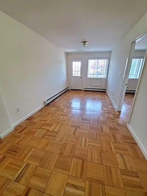 Rented by Avanguard Realty Corp | media 18