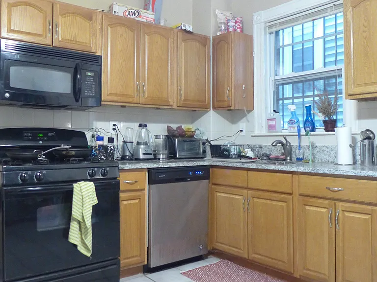 158 Hillside St #1 — Photo 7