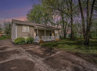 211 Maple St, Plainwell, MI 49080