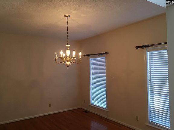 5th image of 532 Meadowbrook Dr