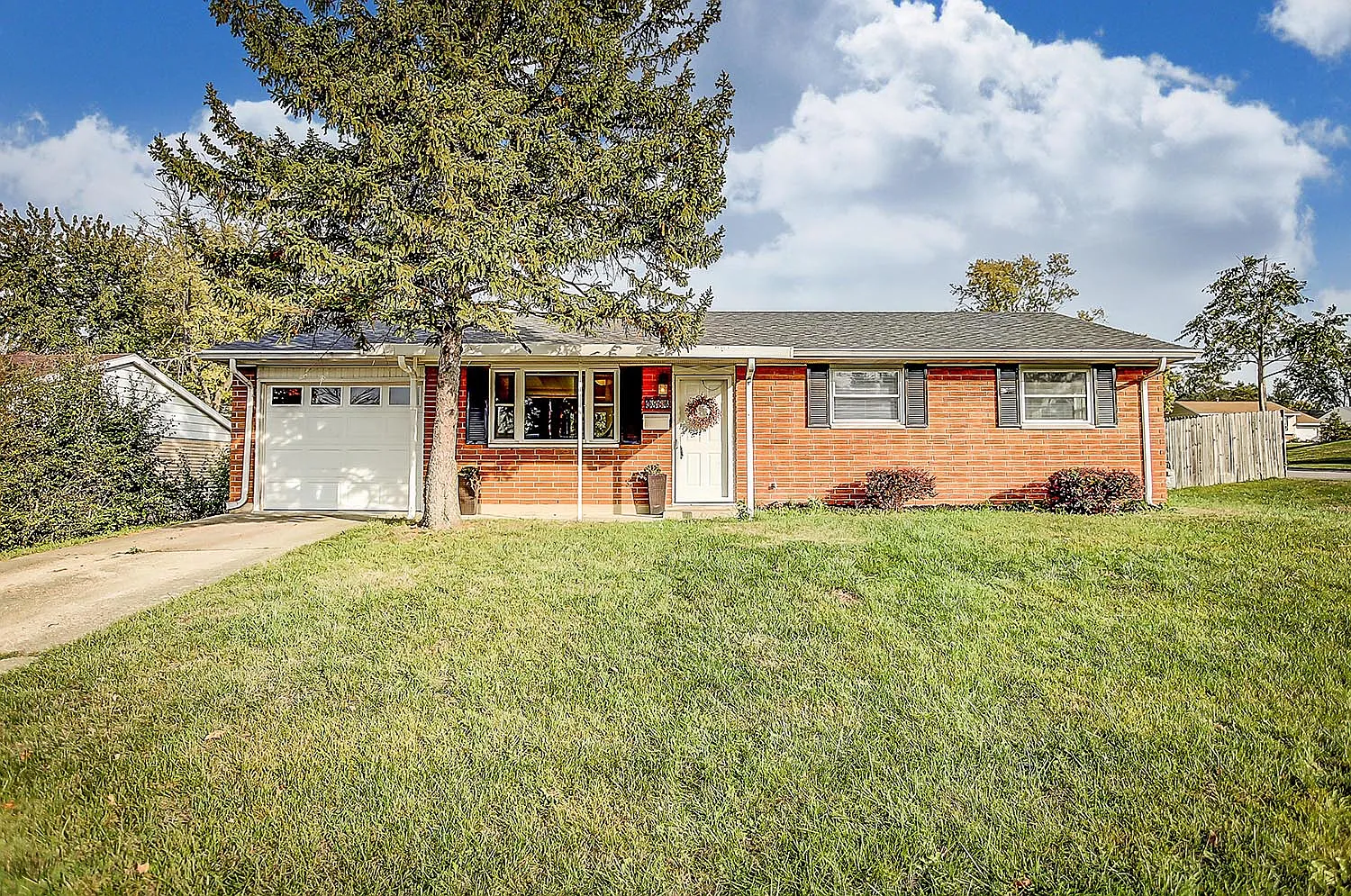 3884 Marion Dr photo 1