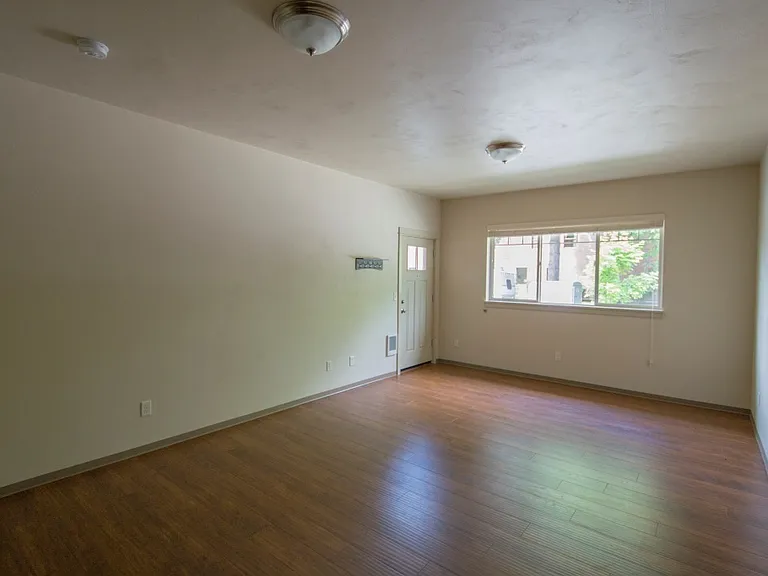 1212 Patterson St — Photo 1