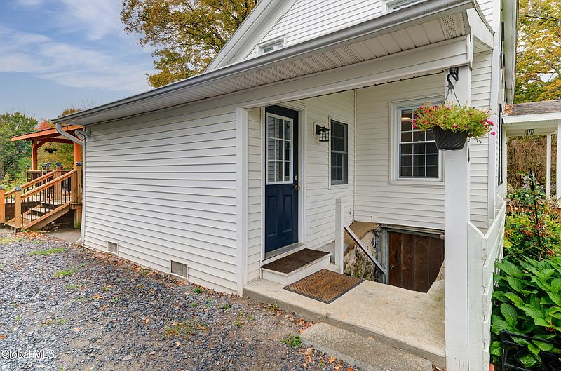 3rd image of 330 Honeywell Corners Road