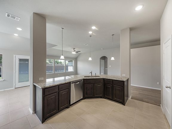 3rd image of 1825 Abelia Ln