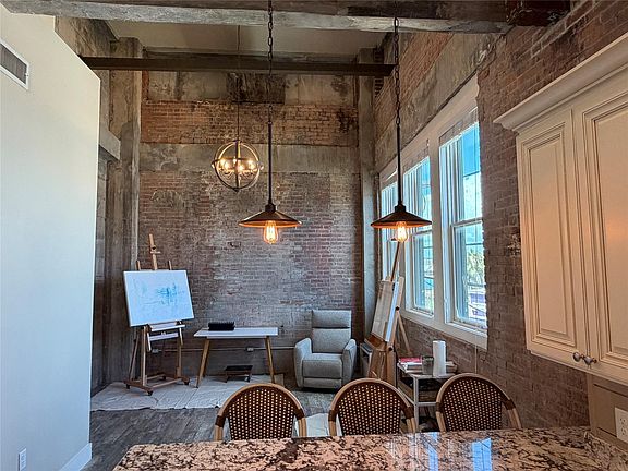 4th image of 2504 Church St #3