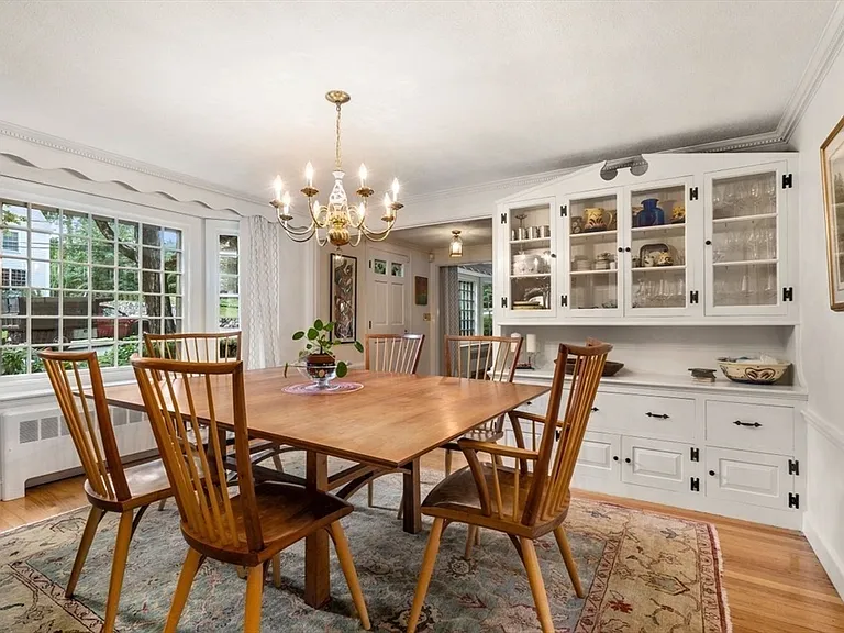 11 Nantucket Rd — Photo 9