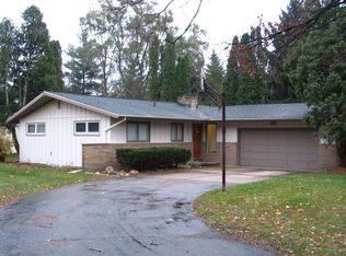 4480 Fairlane Dr, Okemos, MI 48864