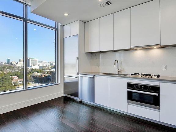 3rd image of 501 West Ave #0