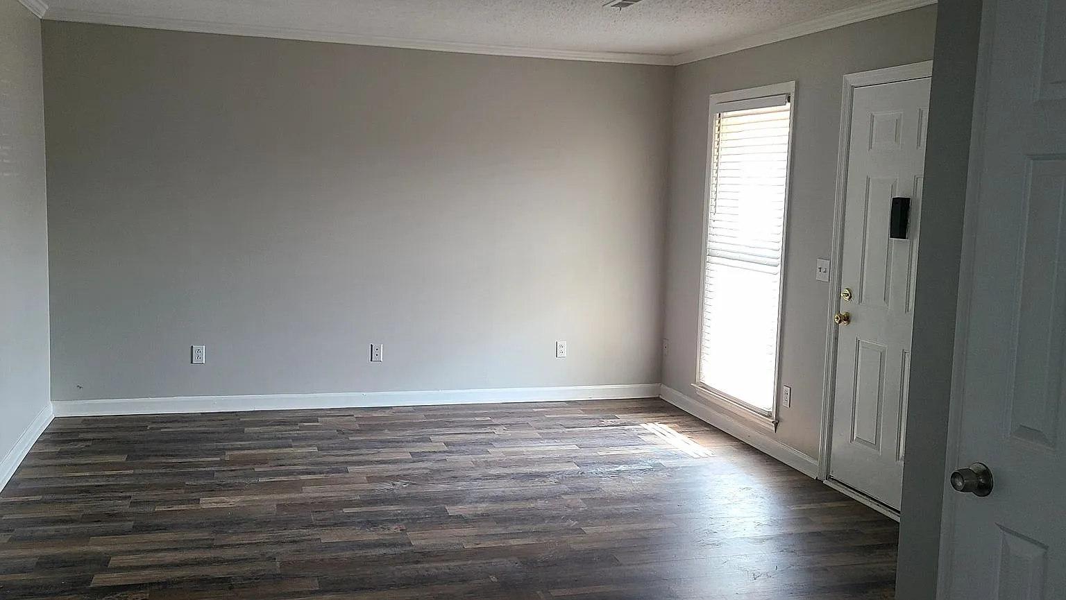 6218 Robinhood Ln Apt A-D — Photo 2