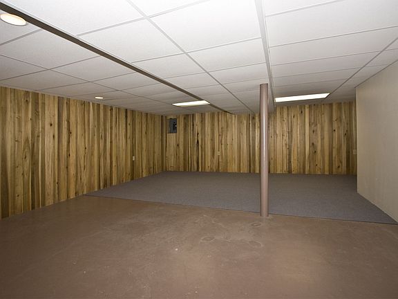 4th image of 150 Etta Ave