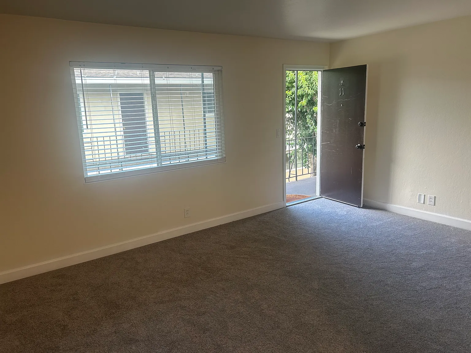 1461 Kerley Dr — Photo 3