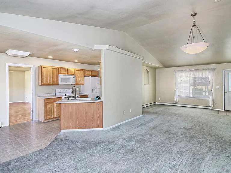 850 Henry Cir — Photo 18