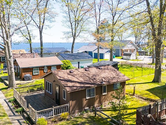4th image of 3974 W Houghton Lake Dr #7