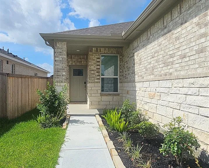 29215 Farmhouse Estates Dr — Photo 2