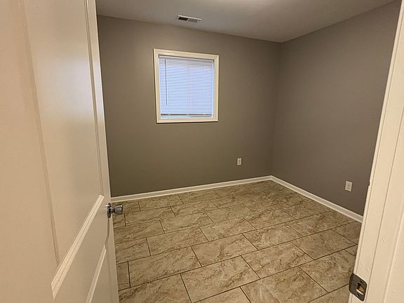 5th image of 1051 Mount St #1