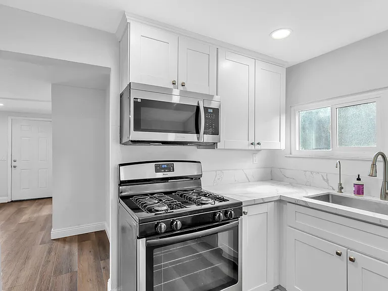 1224 Willowside Ter — Photo 9