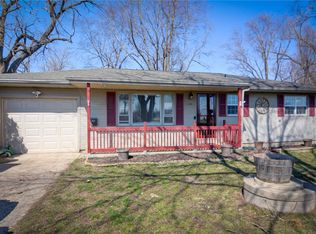 220 Shutter Dr, Decatur, IL 62526