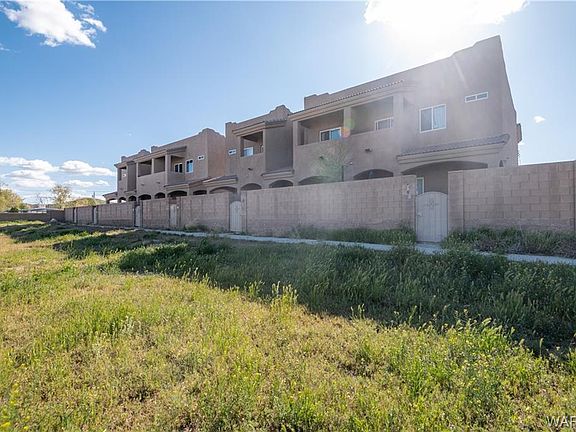 3rd image of 688 Vista Grande Dr