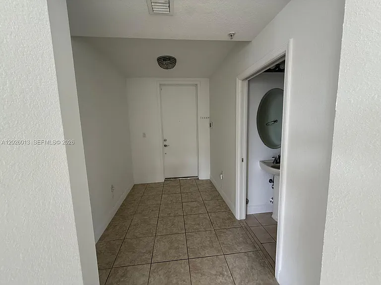 107 Mendoza Ave #201 — Photo 23