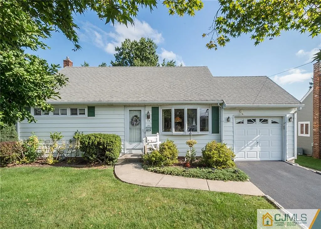 24 Shadowlawn Dr photo 1