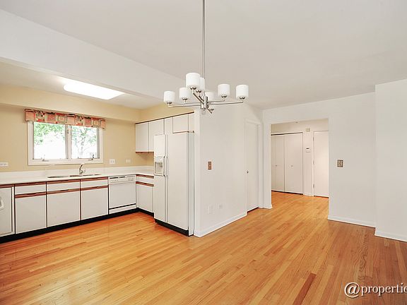 Kitchen / Breakfast Room