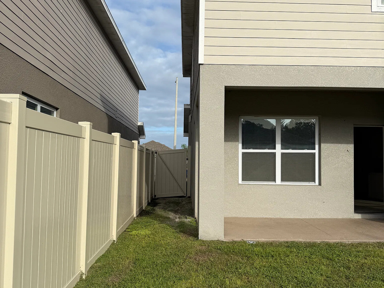 4 bed, 2202 sqft, $2,300 — Photo 4