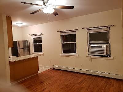 1st image of 3087 23rd St #2