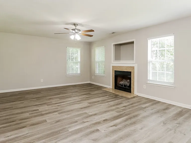 1215 Ben Livingston Rd — Photo 5