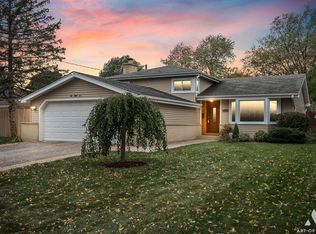 282 S Milton Ave, Glen Ellyn, IL 60137