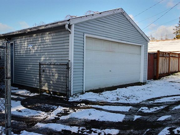 5th image of 5009 Yakima Ave