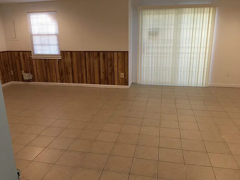 7008 Braddock Mews Pl — Photo 15