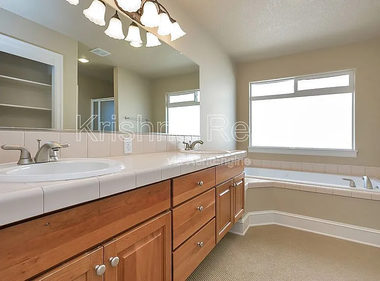 12649 NW Bayonne Ln — Photo 7