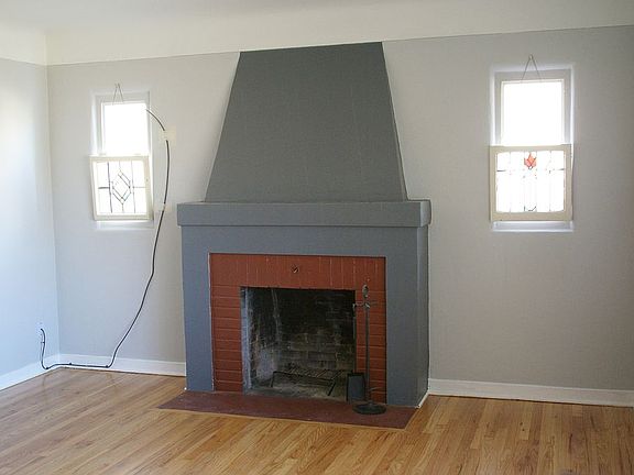 2nd image of 409 Carlisle Blvd SE