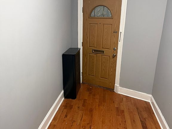 5th image of 917 Ingraham St NW #1