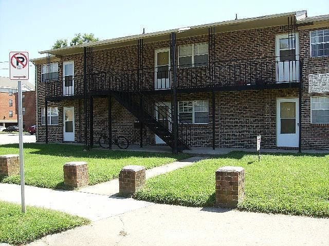 2nd image of 1069 49th St