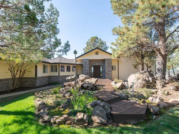 59649 Okanagan Ln, Bend, OR 97702