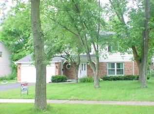 4504 Waubansie Ln, Lisle, IL 60532
