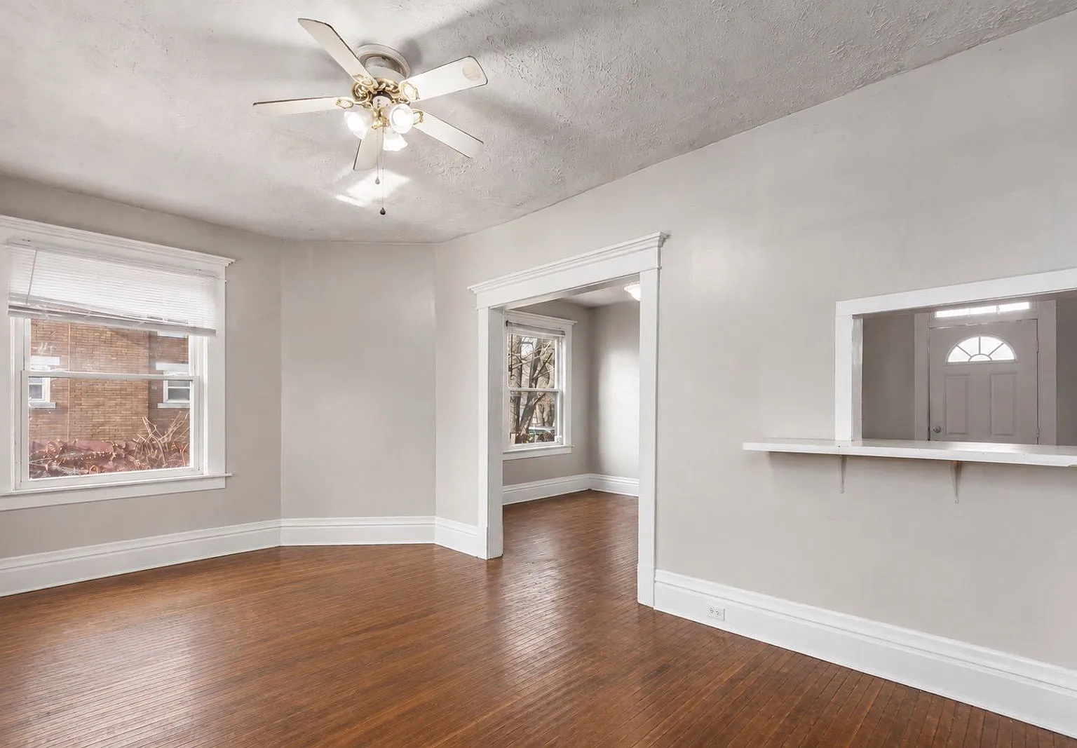 4 bed, 1.0 bath, $1,325 — Photo 2
