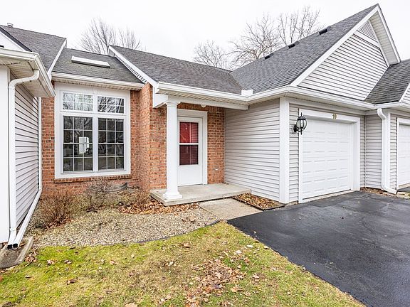 2nd image of 19 Amberwood Pl