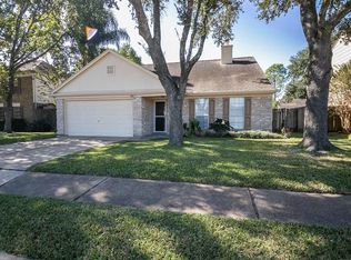 2420 Shady Bend Dr, Pearland, TX 77581