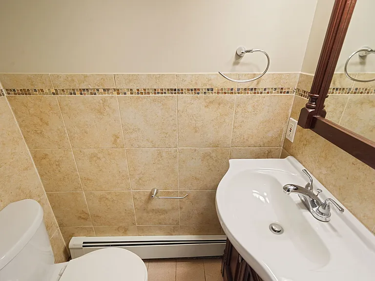 1072 Hicksville Rd — Photo 15