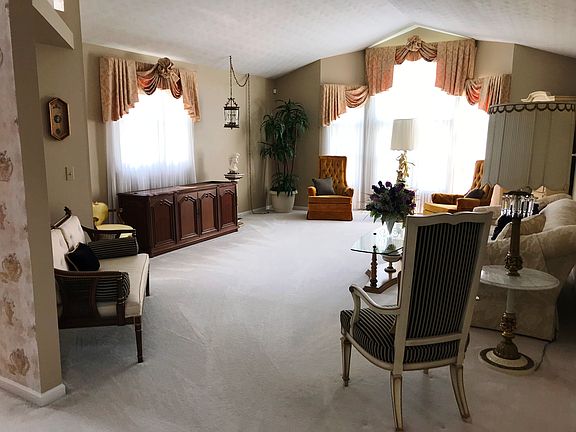 Huge Living room


