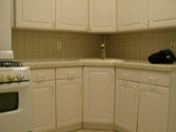 5th image of 245 E 83rd St #1S