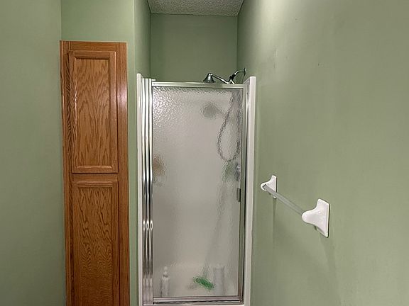 3rd image of 6824 Pine Crest Trl S