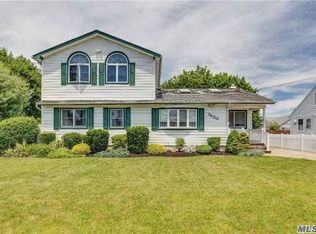 1520 6th St, West Babylon, NY 11704