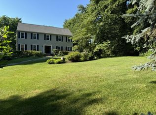 10 Castle Hill Ln, Bridgewater, CT 06752