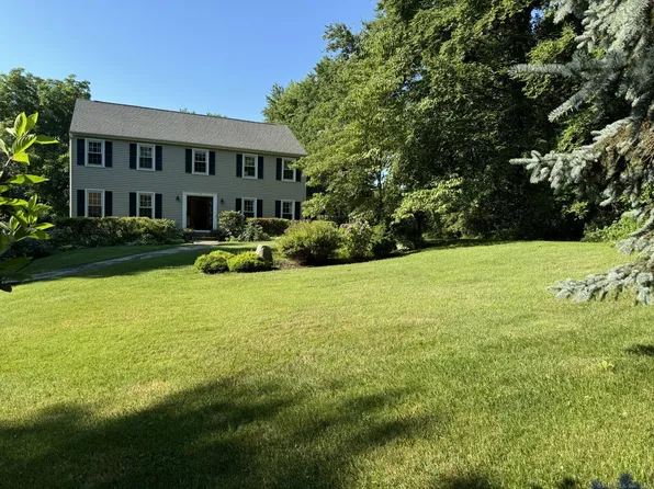 10 Castle Hill Lane, Bridgewater, CT 06752
