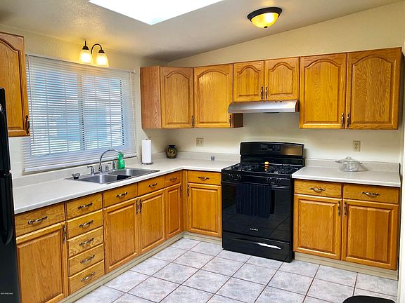 5th image of 106 S Avenue B