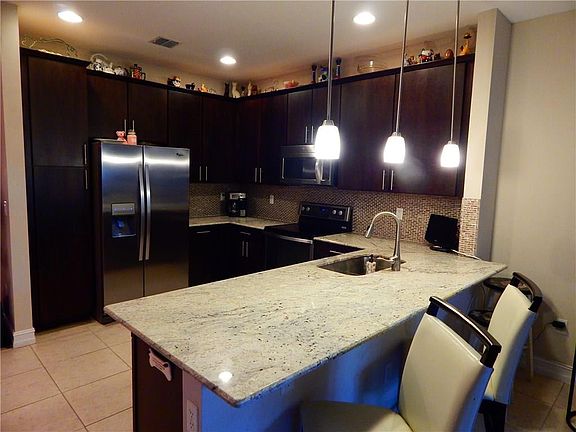 2nd image of 131 W Riverwalk #131